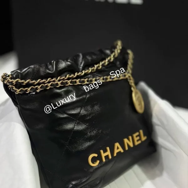 ร้านขายกระเป๋าแบรนด์เนมมือสอง กระเป๋าแบรนด์เนมมือสอง กระเป๋า Chanel 22 mini Microchip มือสอง