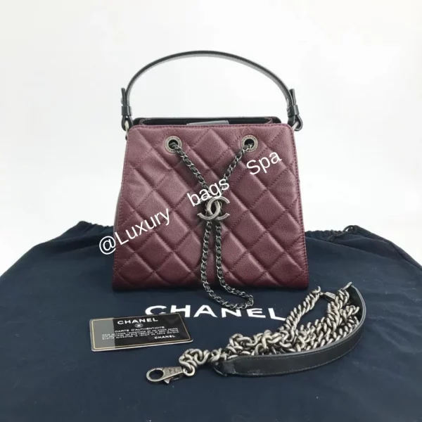 ร้านขายกระเป๋าแบรนด์เนมมือสอง กระเป๋าแบรนด์เนมมือสอง กระเป๋า Chanel Drawstring Small Holo22 มือสอง