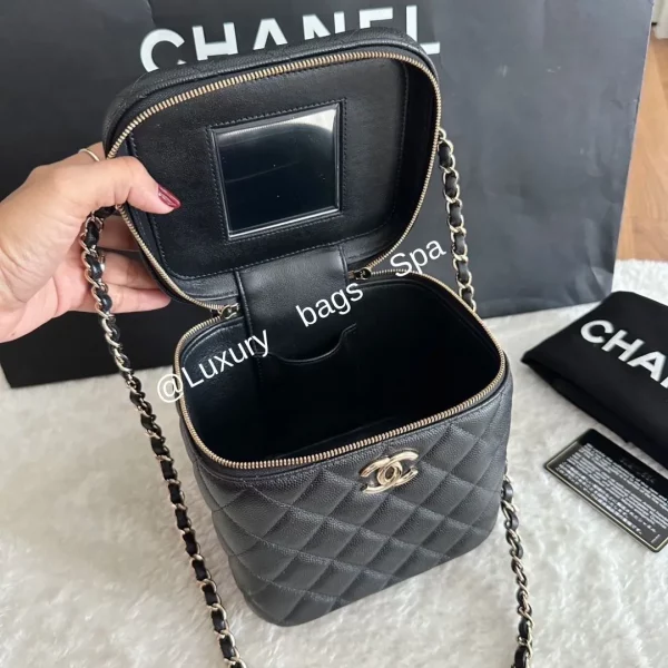 ร้านขายกระเป๋าแบรนด์เนมมือสอง กระเป๋าแบรนด์เนมมือสอง Chanel vanity top handle small cavier holo 31 มือสอง