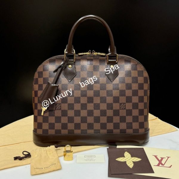 ร้านขายกระเป๋าแบรนด์เนมมือสอง กระเป๋าแบรนด์เนมมือสอง LOUIS VUITTON Alma damier pm มือสอง