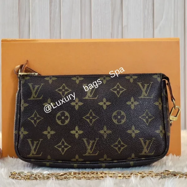 ร้านขายกระเป๋าแบรนด์เนมมือสอง กระเป๋าแบรนด์เนมมือสอง Louis Vuitton pochette มือสอง