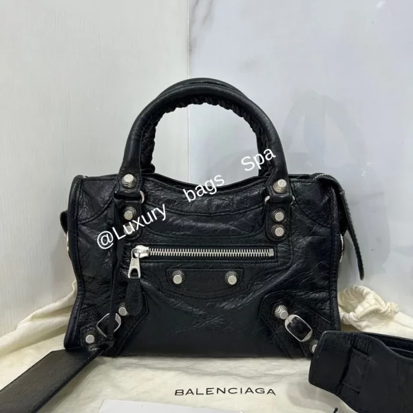 ร้านขายกระเป๋าแบรนด์เนมมือสอง กระเป๋าแบรนด์เนมมือสอง กระเป๋า Balenciaga Mini City Stamp I มือสอง