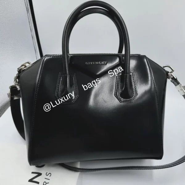 ร้านขายกระเป๋าแบรนด์เนมมือสอง กระเป๋าแบรนด์เนมมือสอง กระเป๋า Givenchy antigona min มือสอง