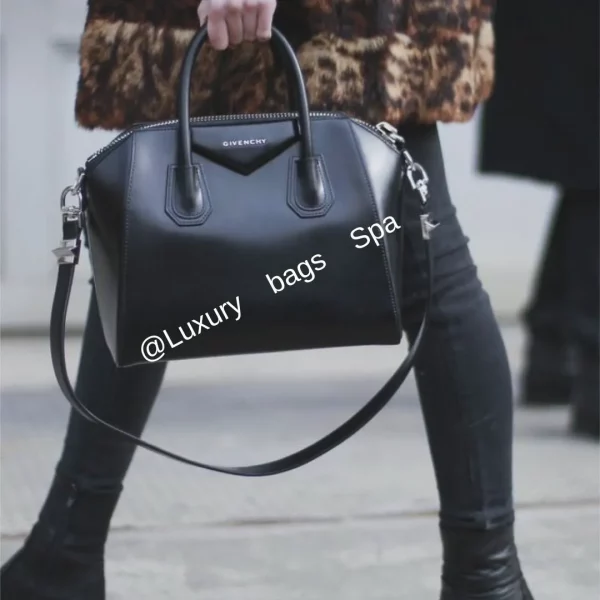 ร้านขายกระเป๋าแบรนด์เนมมือสอง กระเป๋าแบรนด์เนมมือสอง กระเป๋า Givenchy antigona min มือสอง