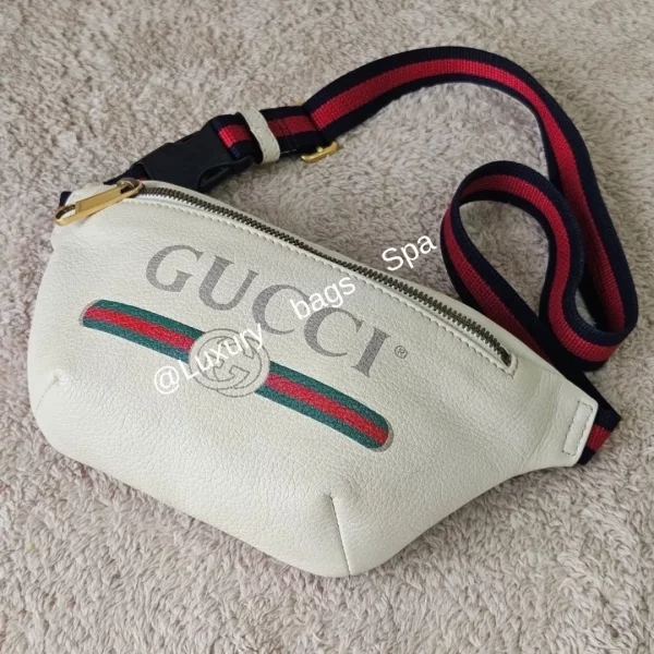 ร้านขายกระเป๋าแบรนด์เนมมือสอง กระเป๋าแบรนด์เนมมือสอง กระเป๋า Gucci Print Leather Beltbag Mini มือสอง