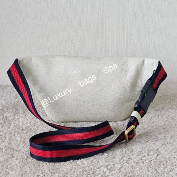 ร้านขายกระเป๋าแบรนด์เนมมือสอง กระเป๋าแบรนด์เนมมือสอง กระเป๋า Gucci Print Leather Beltbag Mini มือสอง