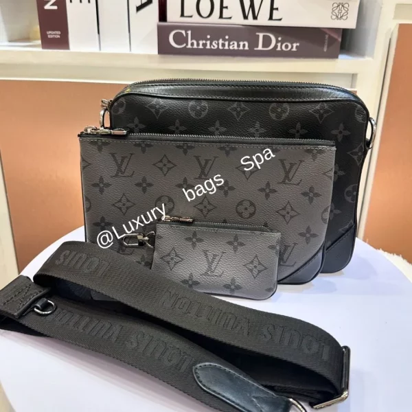 ร้านขายกระเป๋าแบรนด์เนมมือสอง กระเป๋าแบรนด์เนมมือสอง กระเป๋าLOUIS LOUIS VUITTON Trio Messenger Bag Dc2020 มือสอง