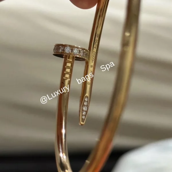 ร้านขายกระเป๋าแบรนด์เนมมือสอง กระเป๋าแบรนด์เนมมือสองCartier Juste un Clou Bracelet Classic Au750 Yellowgold 32 Diamonds มือสอง